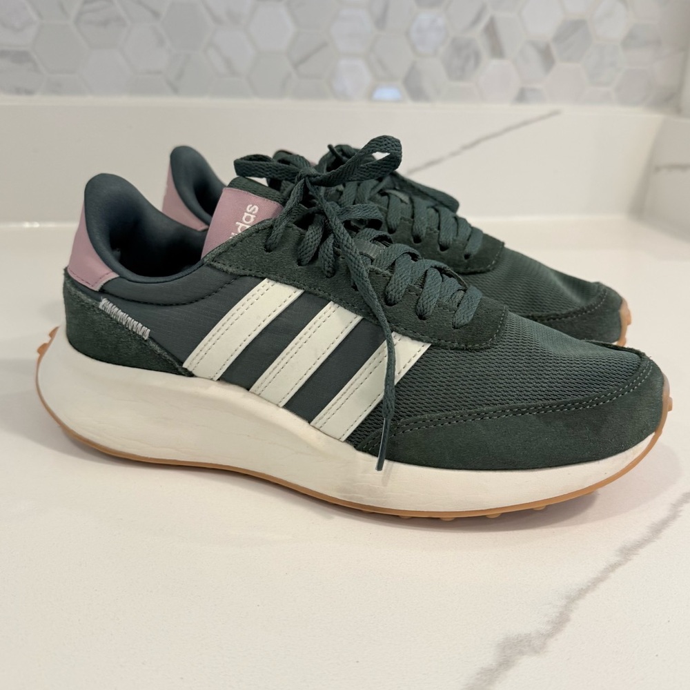 Adidas Sneakers